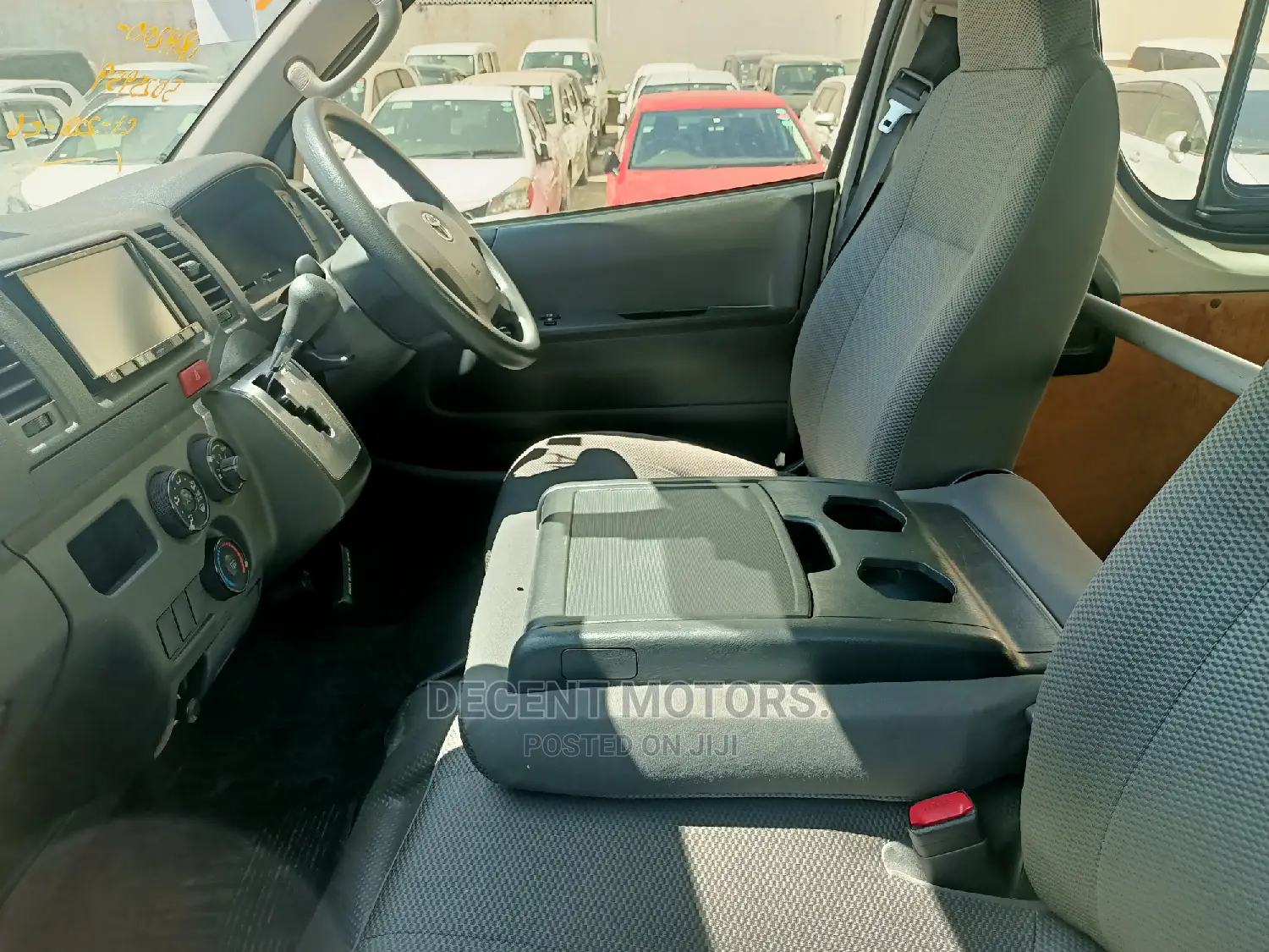 Toyota HiAce 2017 Silver