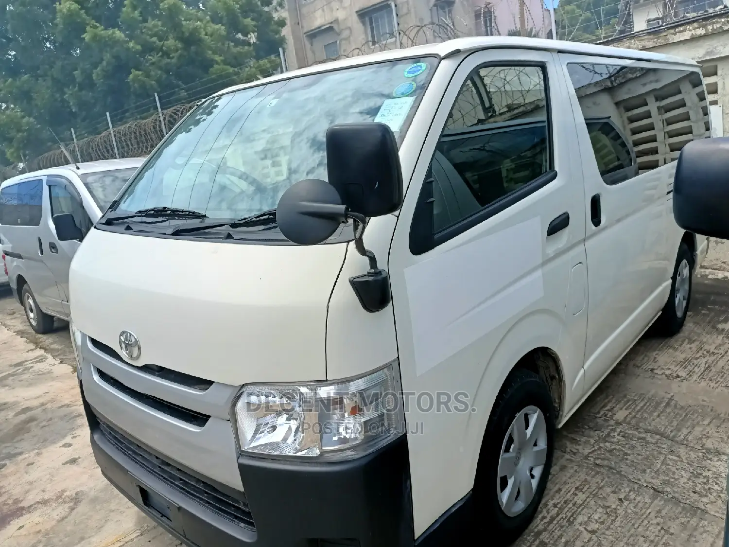 Toyota HiAce 2017 White