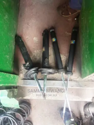 Bmw E46 Shocks in Good Quarity