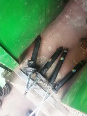 Bmw E46 Shocks in Good Quarity
