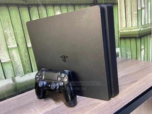 Ps4 Slim Slightly Used - main view