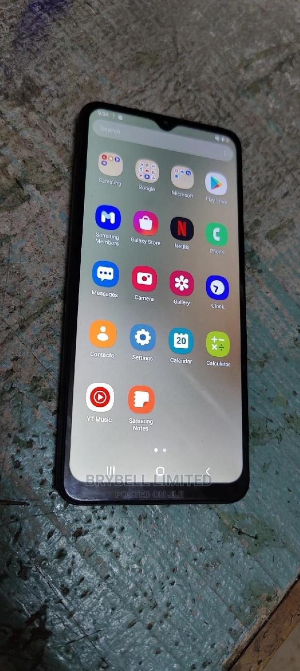 Samsung Galaxy A12 64 GB Black - main view