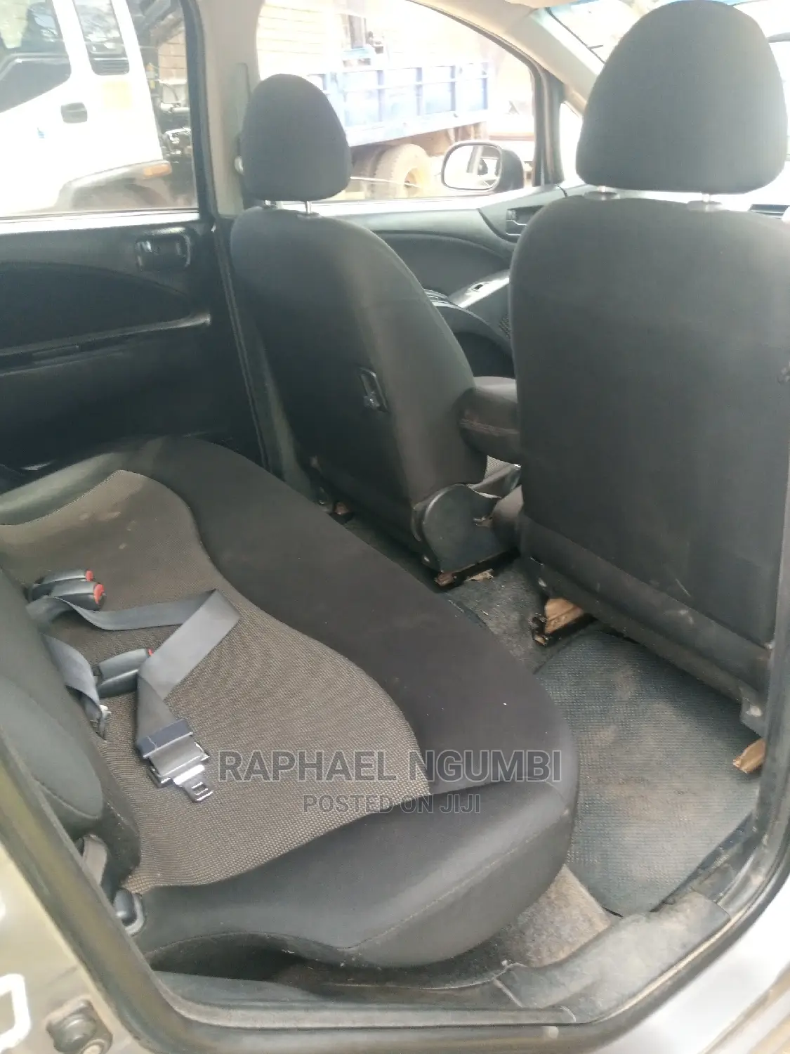 Mitsubishi Colt 2010 Silver