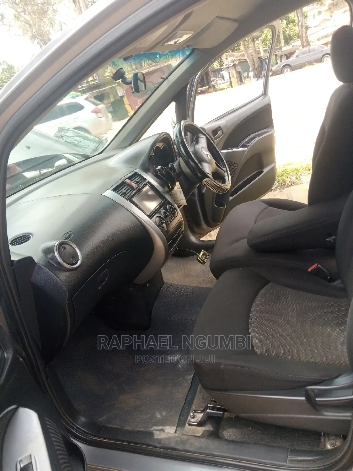Mitsubishi Colt 2010 Silver