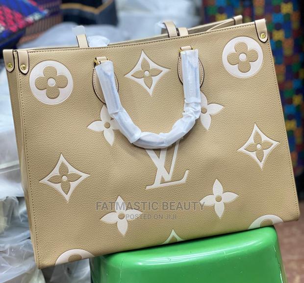 Designer Handbag LOUIS Vuitton - thumbnail 2