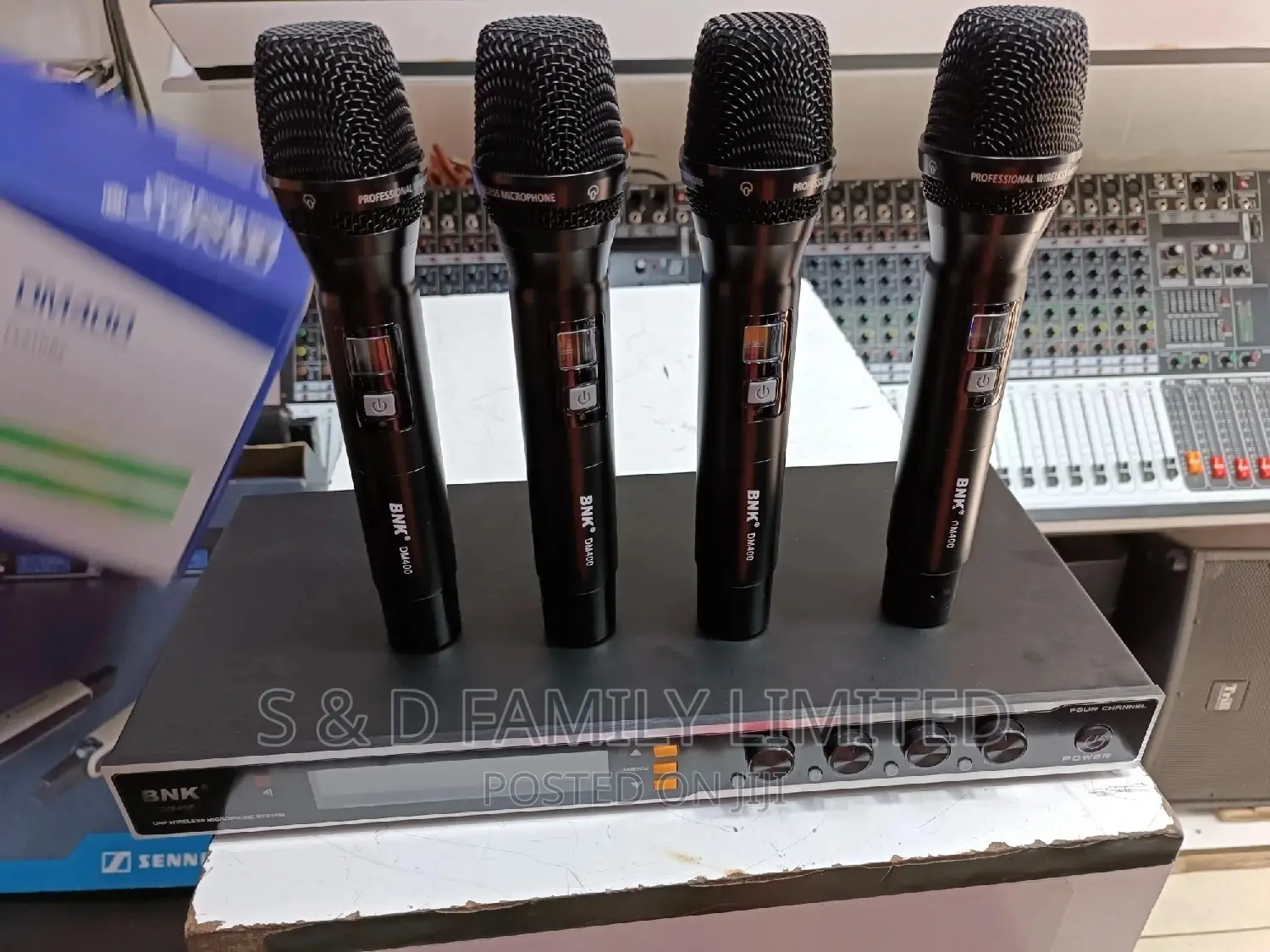 BNK DM400 4 in 1 Wireless Microphone System