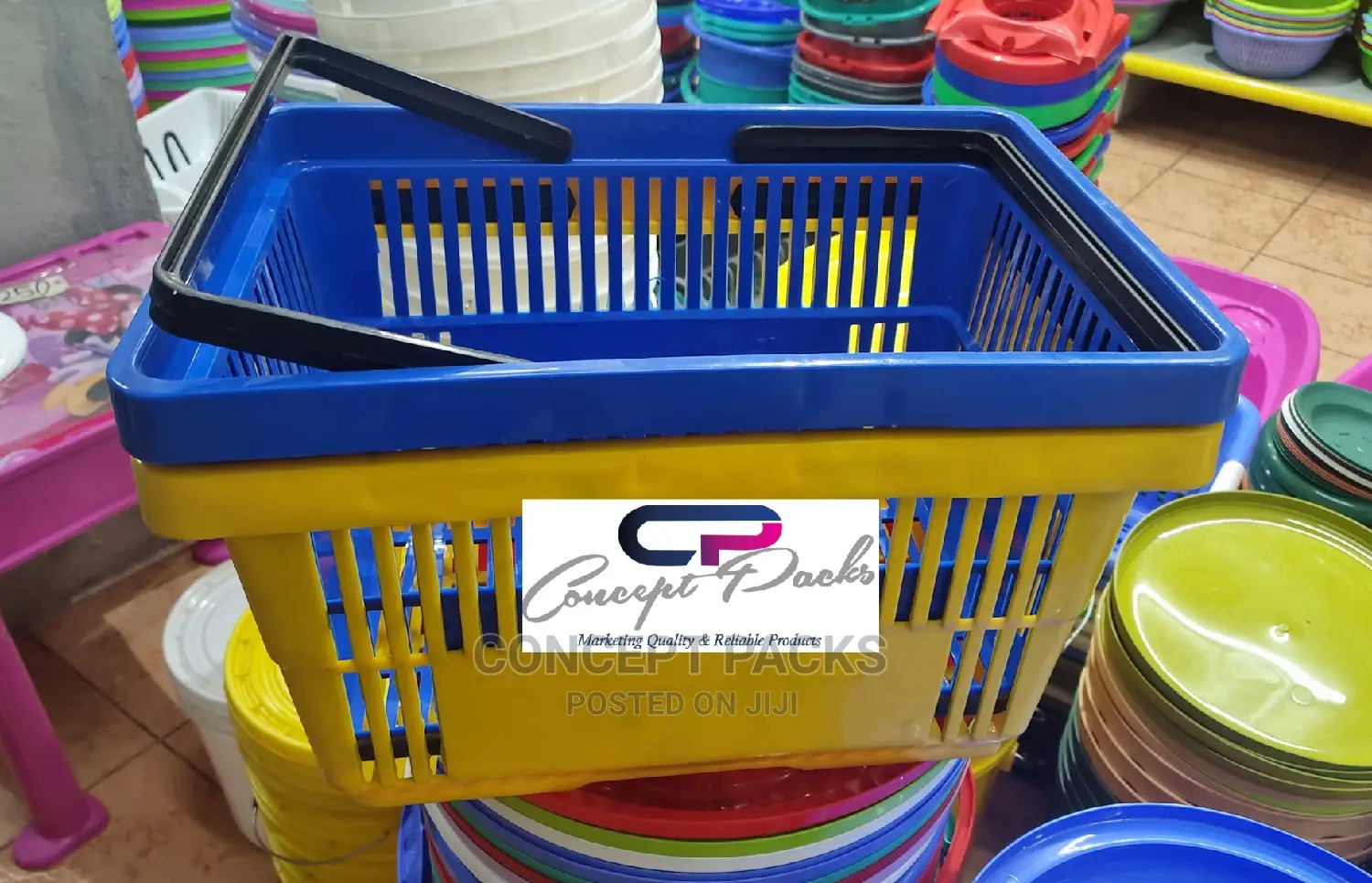 Multicolor Plastic Basket, for Shopping. 25 X 35 X 40 Mm