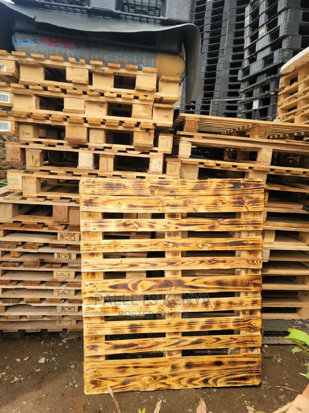 Wooden Pallets- Heated 4 by 3 Ft - main view