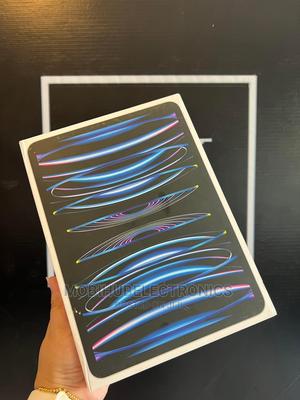 New Apple iPad Pro 11 (2022) 256 GB Silver - main view