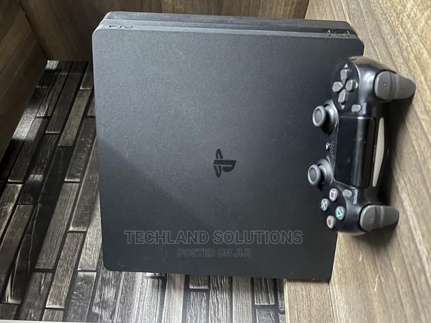 Used PS4 Slim - thumbnail 3