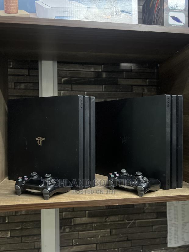 Sony PS 4 Pro - main view