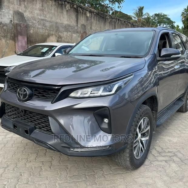 Toyota Fortuner 2016 Gray - thumbnail 6