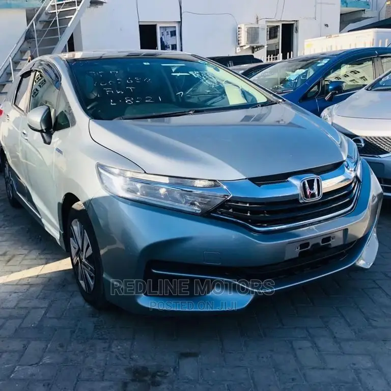 Honda Fit Shuttle 2016 Gray