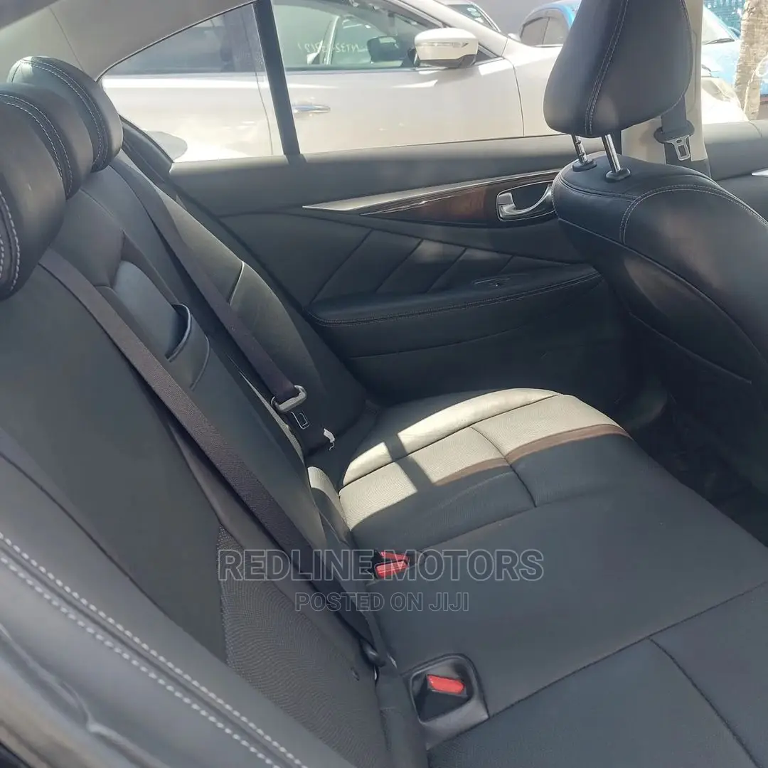 Nissan Skyline 2016 Black