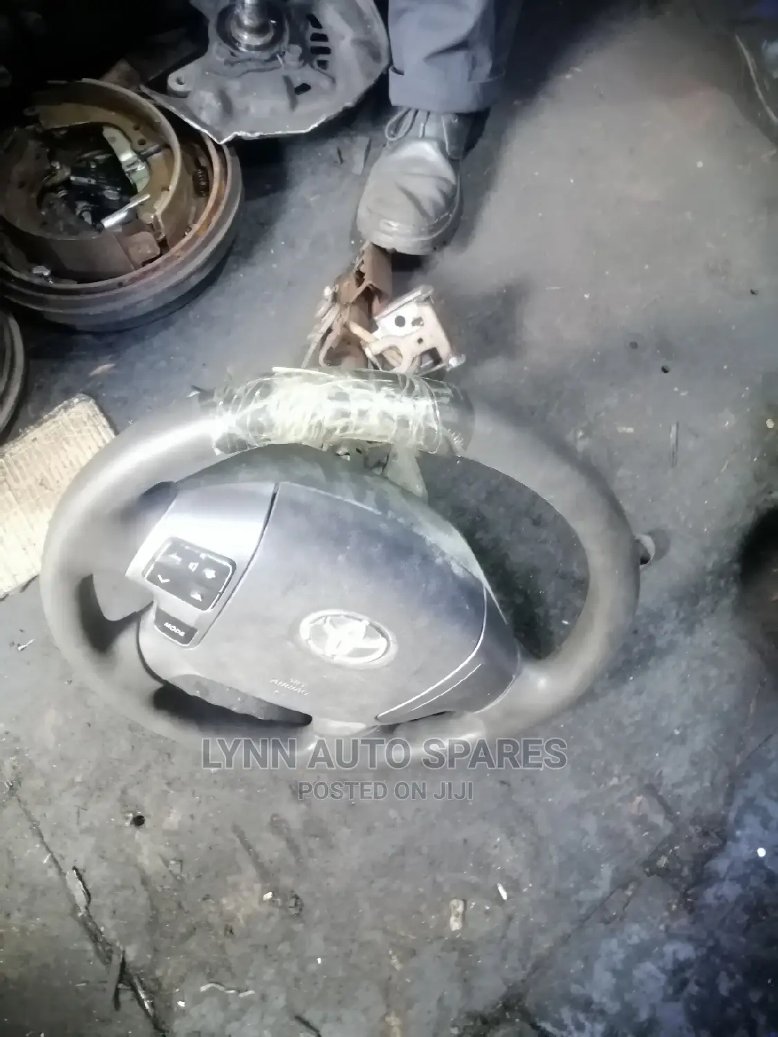 Toyota Hiace 9l Steering Wheel