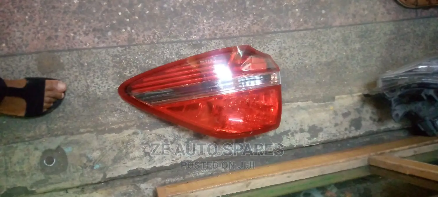 Crown 2008 Taillight