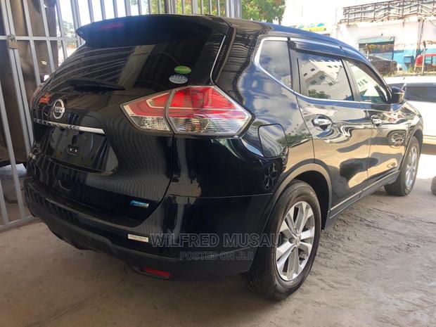 Nissan X-Trail 2015 Black - thumbnail 3
