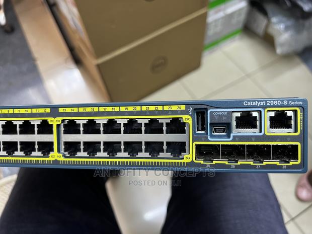 Cisco Catalyst 2960-S Series 24port Gigabit Switch - main view