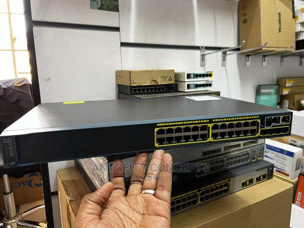Cisco Catalyst 2960-S Series 24port Gigabit Switch - thumbnail 2
