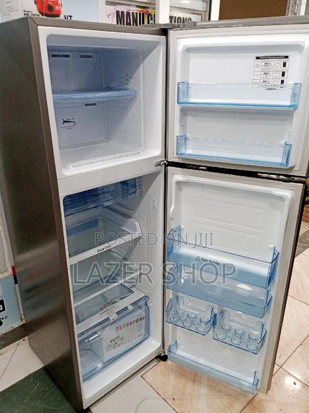 Samsung, Top Mount Freezer Refrigerator 253L - Silver - main view
