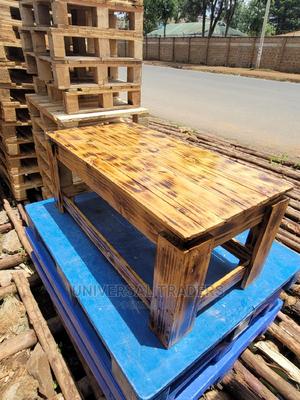 Beautiful Unique Pallet Table - thumbnail 2