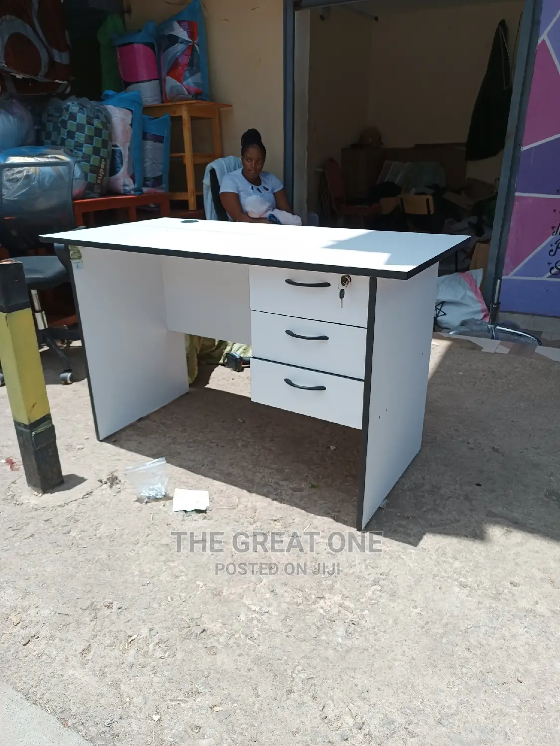 Office Desk: Office Desk