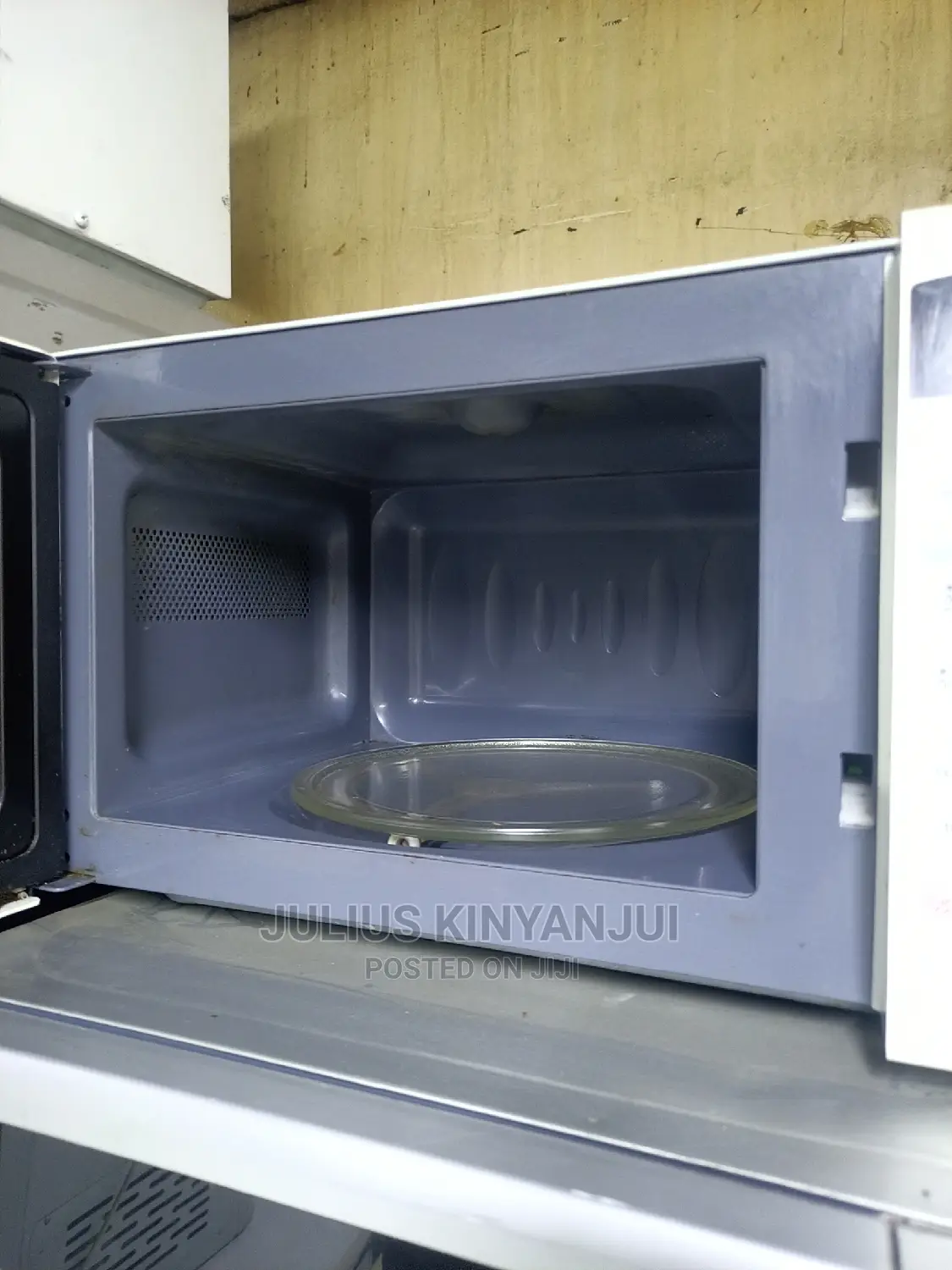 Microwave Oven
