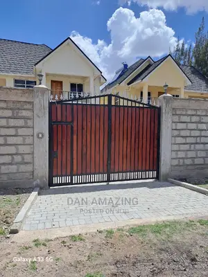 4bdrm Maisonette in Katani for Sale