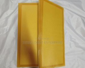 Essential Natural Bee Wax - main view