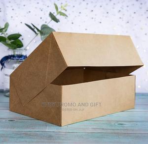 Cup Cakes Boxes Inclusive of the Board