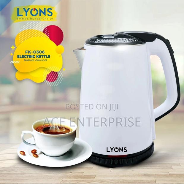 Lyons Plastic Kettle 2 Litres - main view