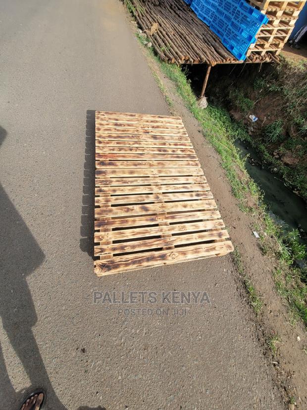 Bed Wooden Pallets- Smooth and Shiny. - main view