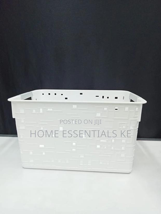 Large Plastic Storage Basket 31x22x18cm - thumbnail 3