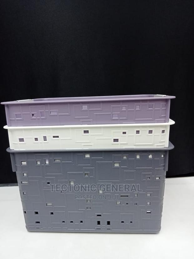 Large Plastic Storage Basket 31x22x18cm - thumbnail 5