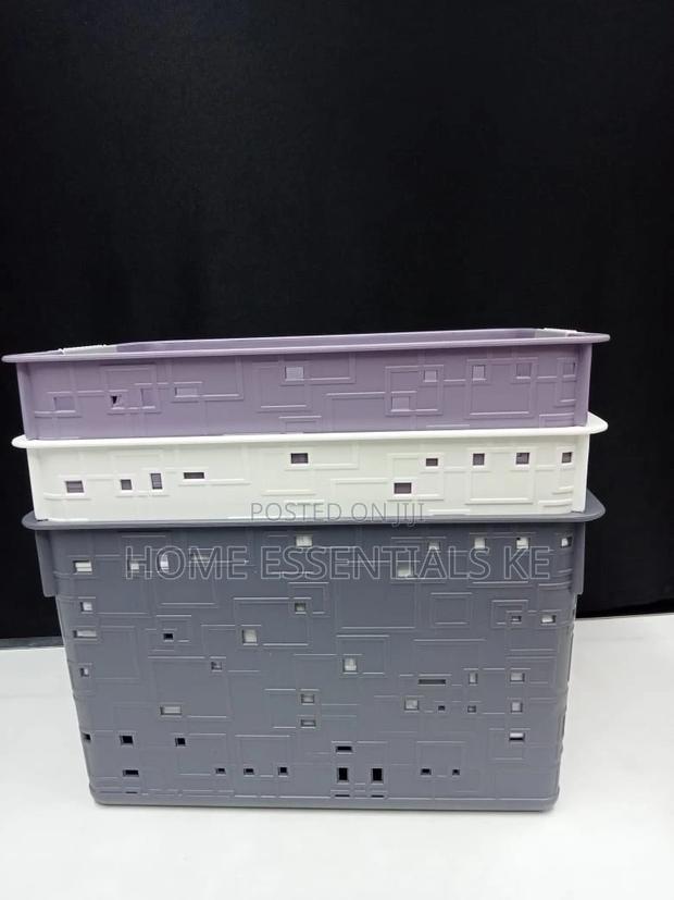 Large Plastic Storage Basket 31x22x18cm - thumbnail 4
