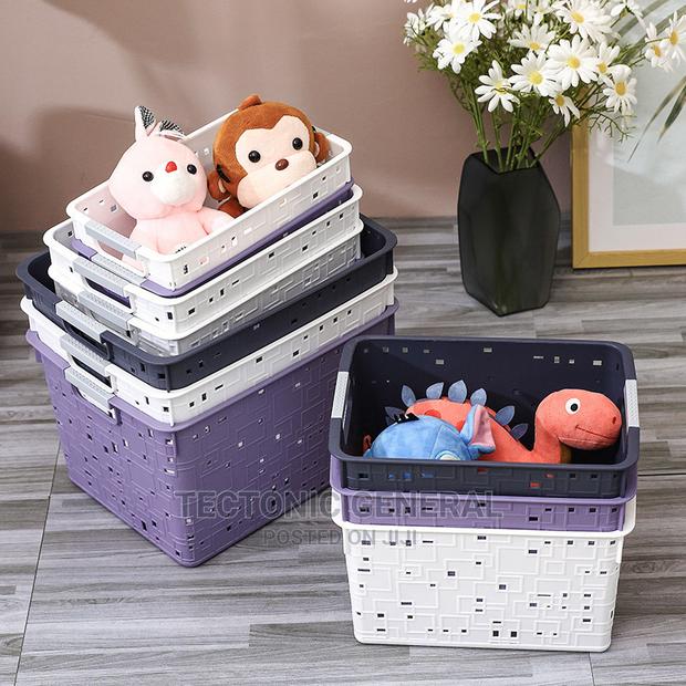 Large Plastic Storage Basket 31x22x18cm - thumbnail 3