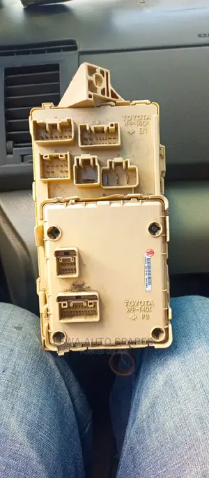 Engine Fuse Box For Toyota – Ex Japan – Clean & Complete