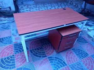 1.4m Office Desk With Movable Drawers