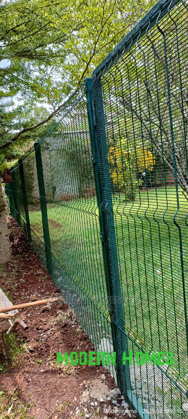 Secure Your Garden With Plastic Coated Mesh Fence! - thumbnail 2