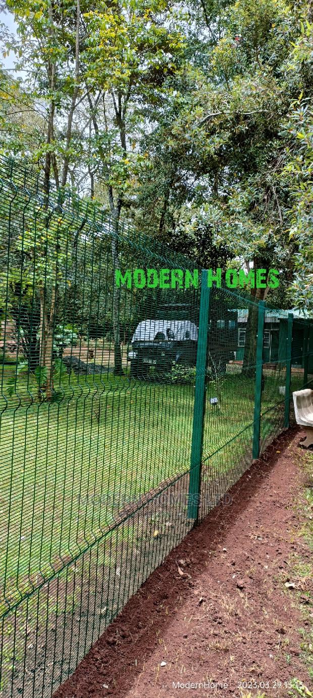 Secure Your Garden With Plastic Coated Mesh Fence! - thumbnail 3