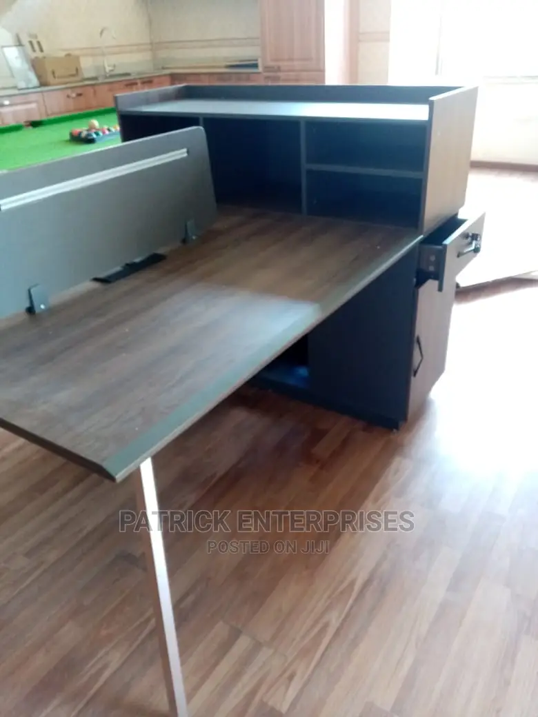 Imported Morden 2 Way Workstation