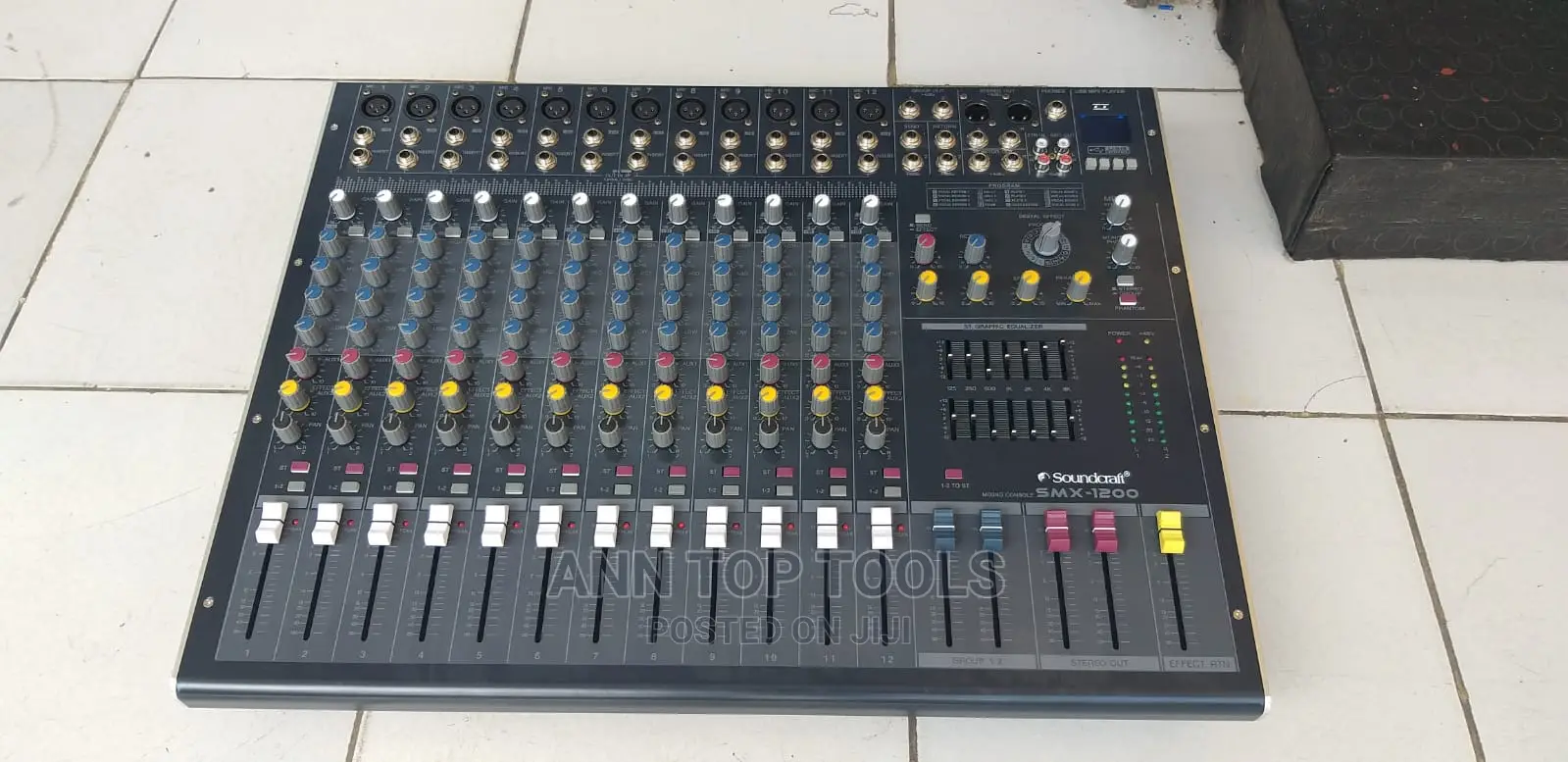 Soundcraft SMX-1200 12channel Professional Plain Mixer