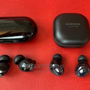 The Sumsung Earbuds - thumbnail 2