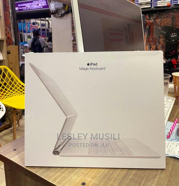 Apple iPad Magic Keyboard White - main view