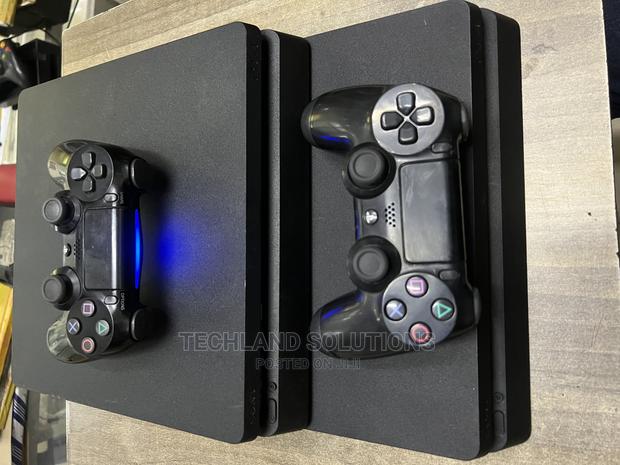 Ps4 Slim Console - thumbnail 2