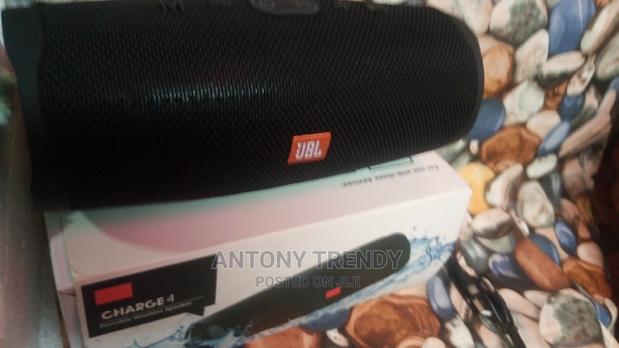 Portable Bluetooth Speaker With Full-spectrum, Powerful Sound - thumbnail 2