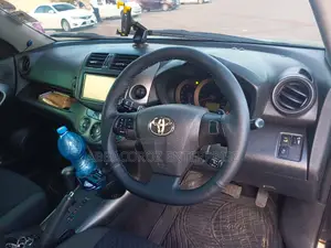 Toyota Vanguard 2012 Black