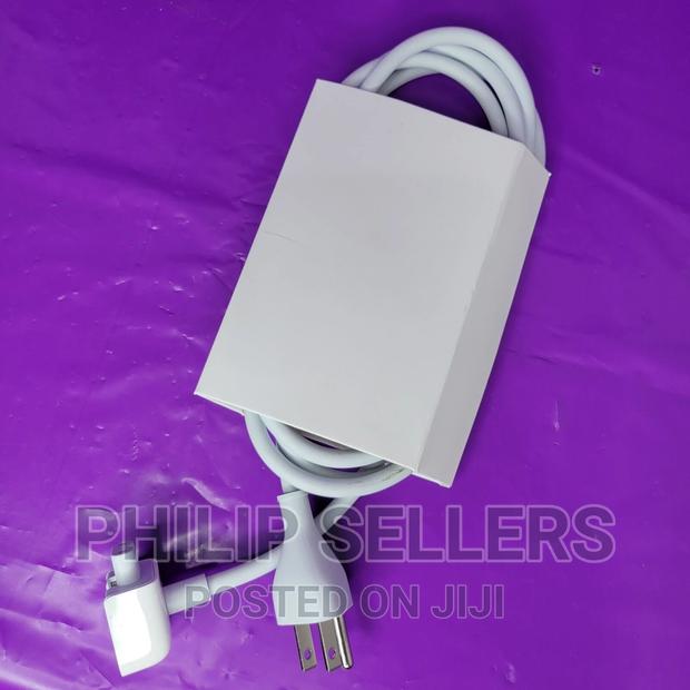 Genuine Apple Power Cord - A1, 2.5A, 125v- Apple Macbook Cha - main view