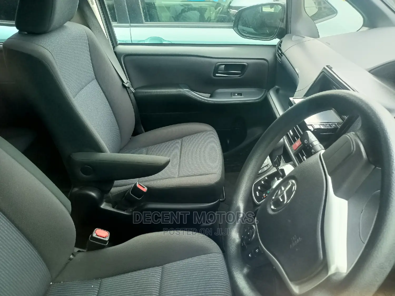 Toyota Voxy 2017 Gray
