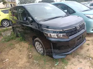 Toyota Voxy 2017 Gray